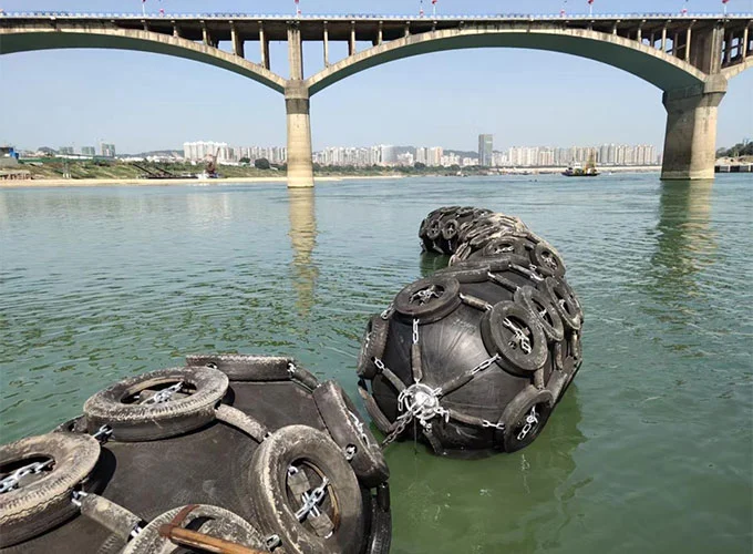 Bakit Mahalaga ang Wear-Resistant Inflatable Fenders para sa Pangmatagalang Proteksyon sa Marine?